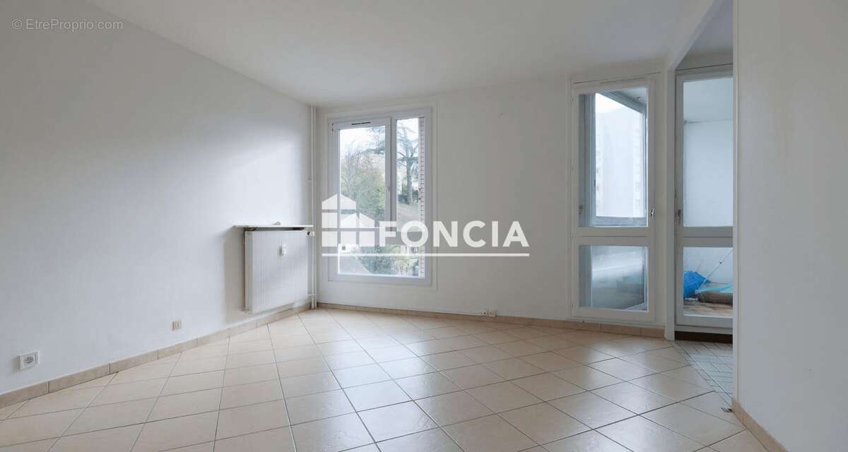 Appartement à CORBEIL-ESSONNES