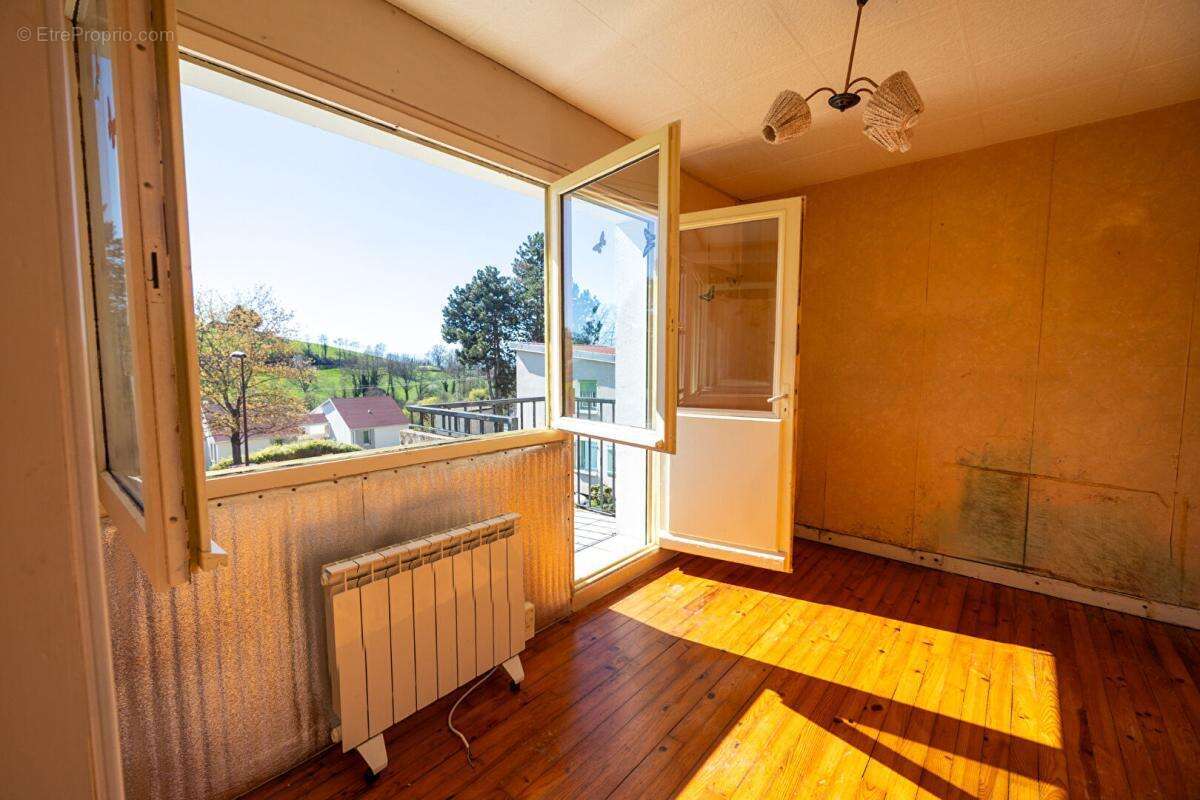 Appartement à PANISSIERES