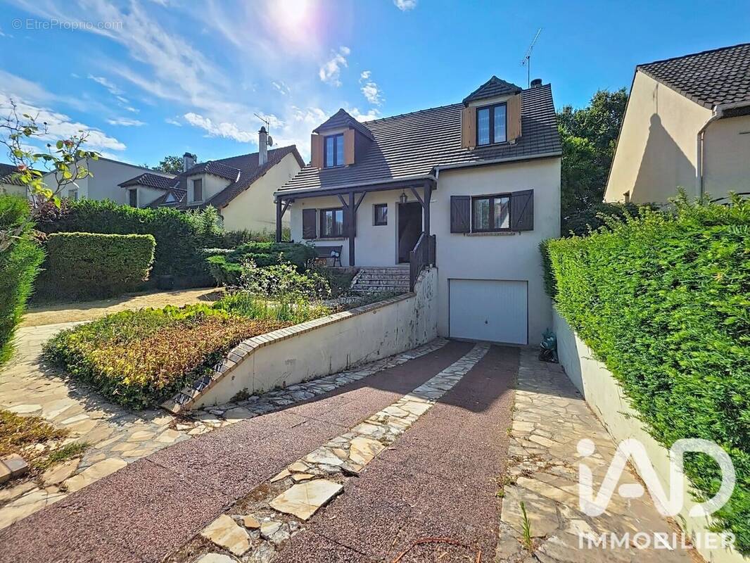 Photo 1 - Maison à LA QUEUE-EN-BRIE