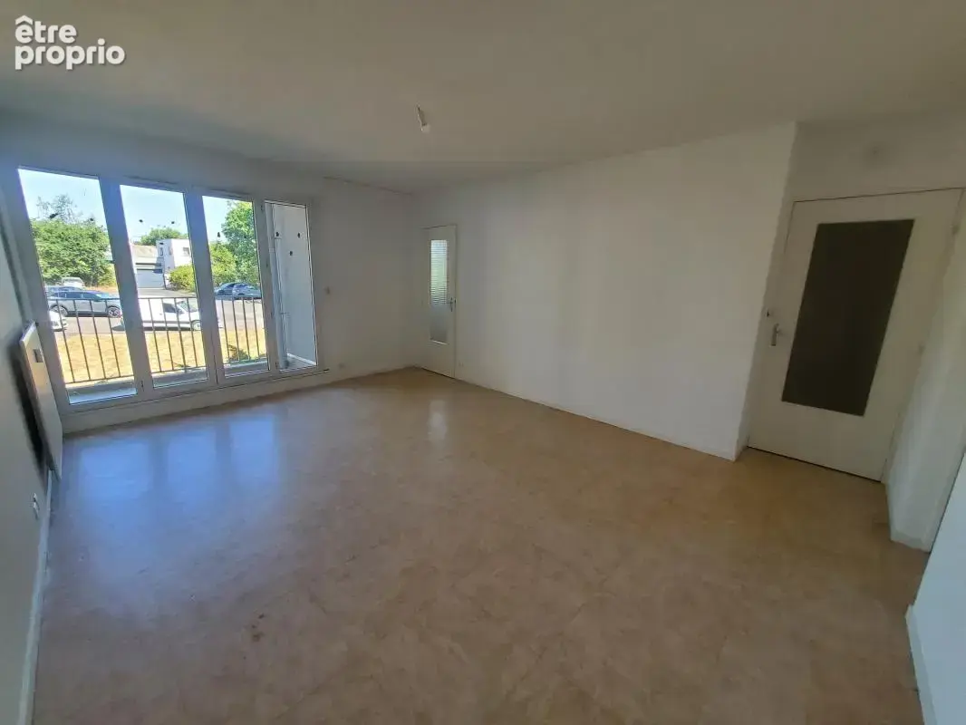 Beau t2 au 1er etage avec balcon - photo 3