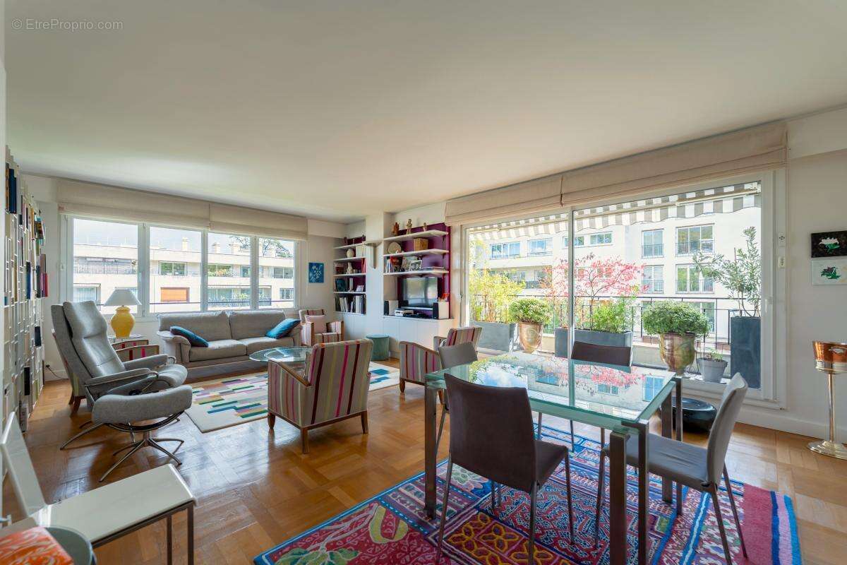 Appartement à VILLE-D'AVRAY