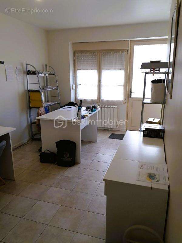 Commerce à BAGUER-MORVAN