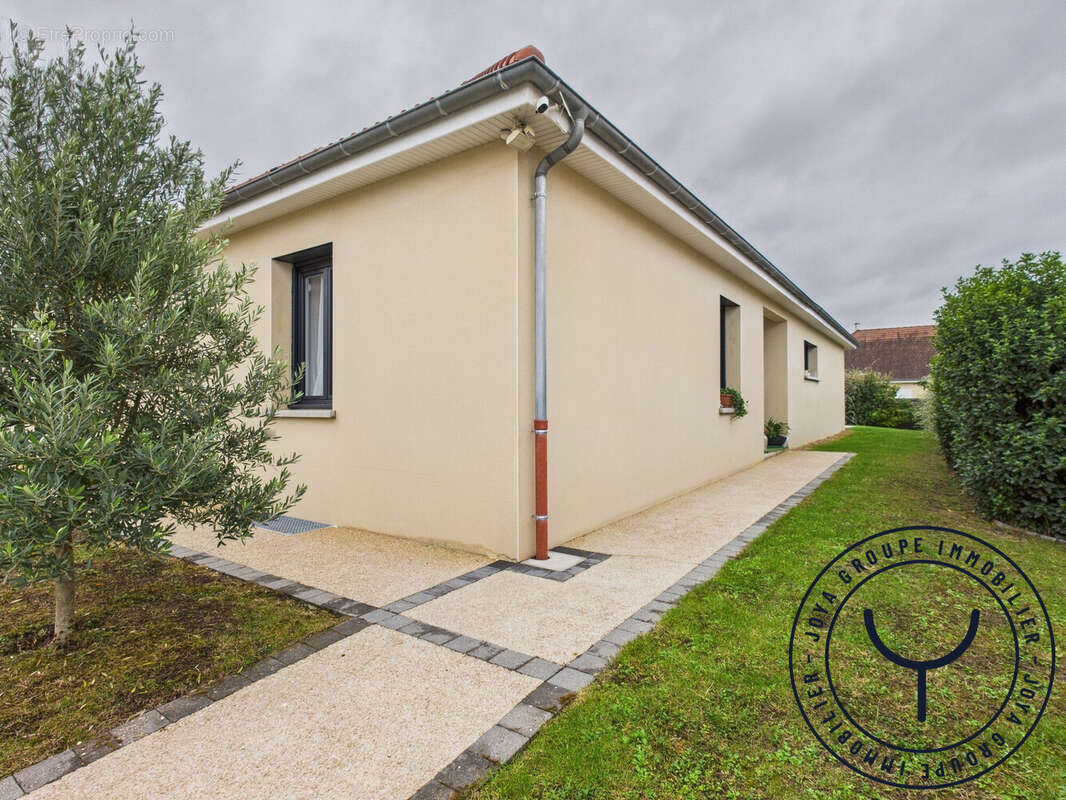 Maison à CRENEY-PRES-TROYES