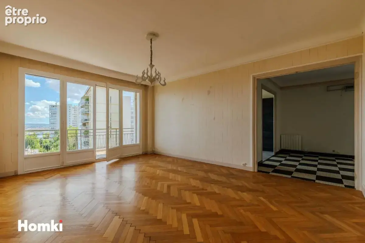 Lyon 4e – Rue Louis Thévenet  Un appartement suspendu entre ciel, lumière et nature - photo 7