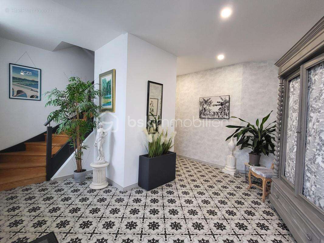 Maison de ville-agen-ascenseur privatif- 4 chambres- terrasse- balcon - photo 2