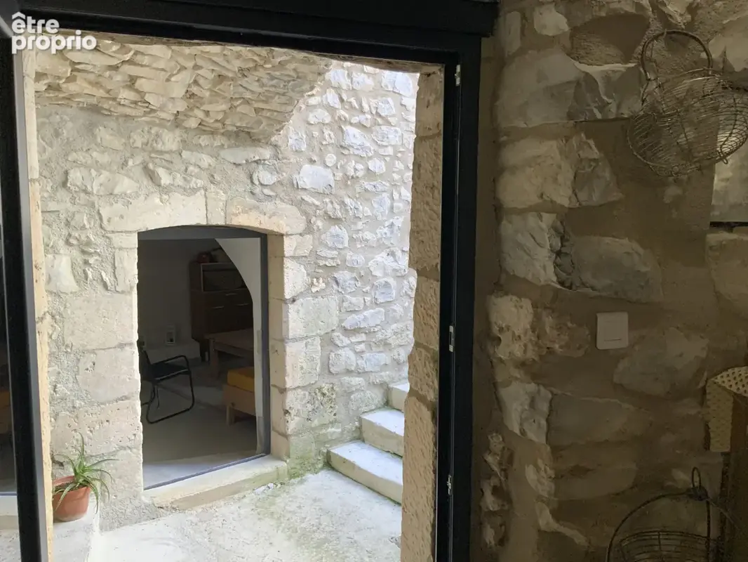 Maison de village en pierre avec cour et garage. - photo 11