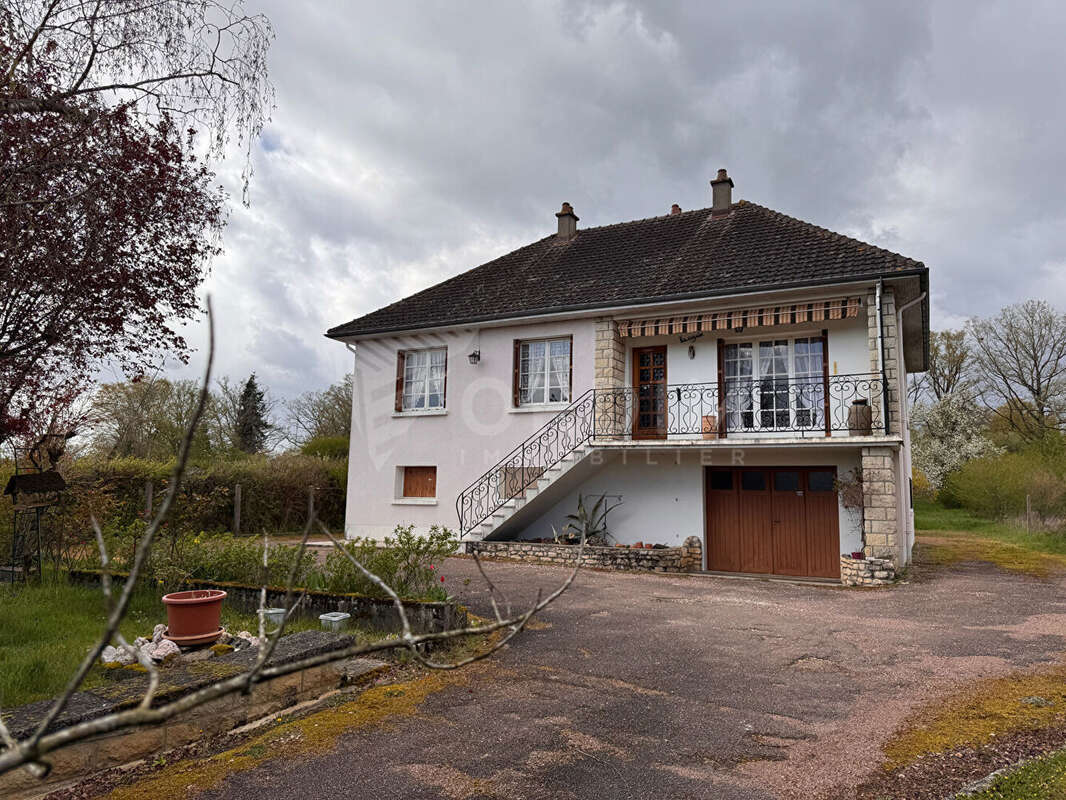 Maison à COSNE-COURS-SUR-LOIRE