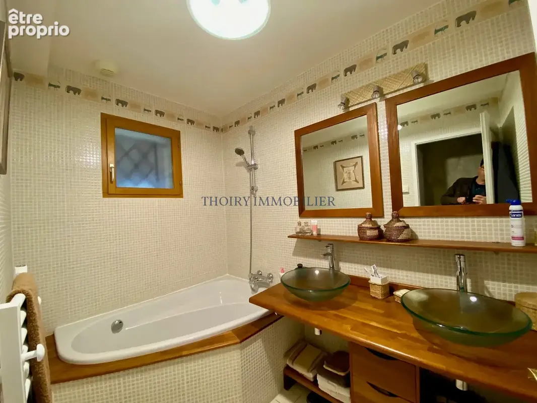 Thoiry 2 minutes. Belle maison familiale de 7 pièces. 1914 m2 de terrain. - photo 14