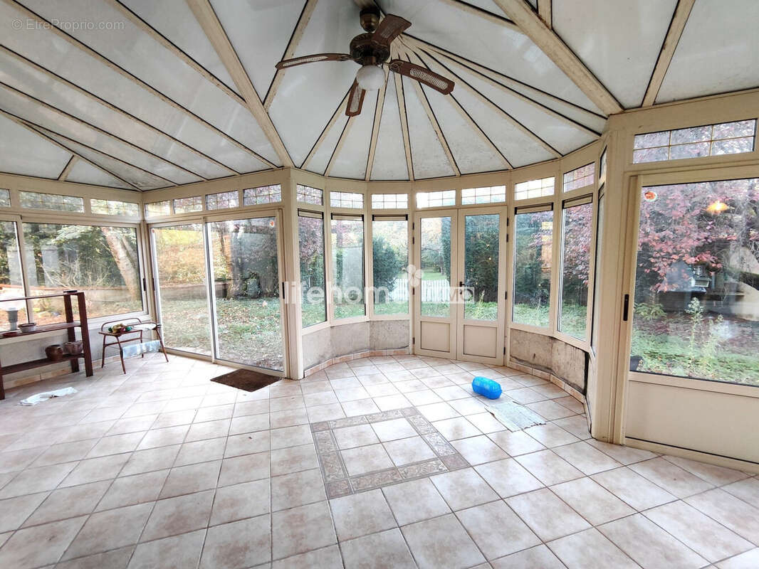 Maison 295 m² à Vierzon  - photo 8