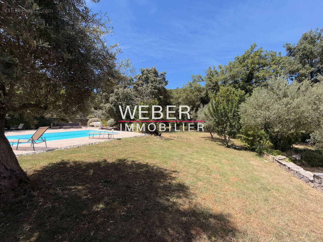 EVENOS LE BROUSSAN 5000 m2 Villa 5 chambres Piscine - photo 15