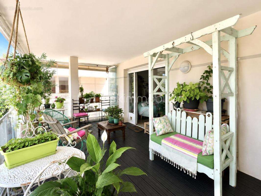 Appartement à AURIBEAU-SUR-SIAGNE