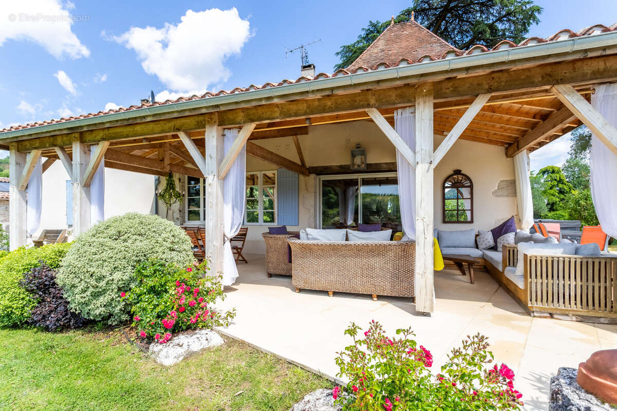 Maison de campagne avec annexes, 3 x piscines et vue - photo 36