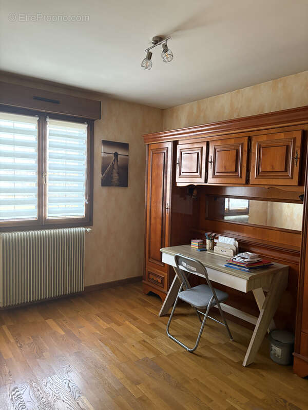 Maison à AMBRIERES-LES-VALLEES