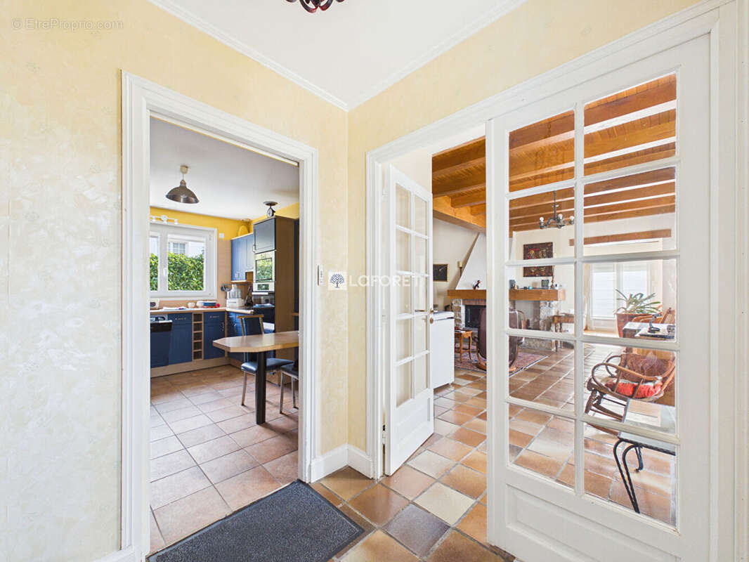 Maison Guengat 8 pièce(s) 200 m2 - photo 12