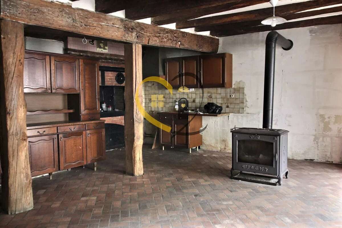 Maison à IVOY-LE-PRE