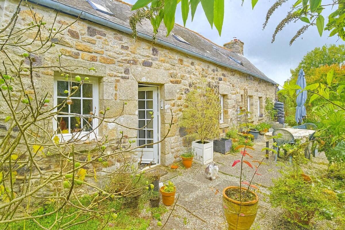 Maison à PLUSQUELLEC