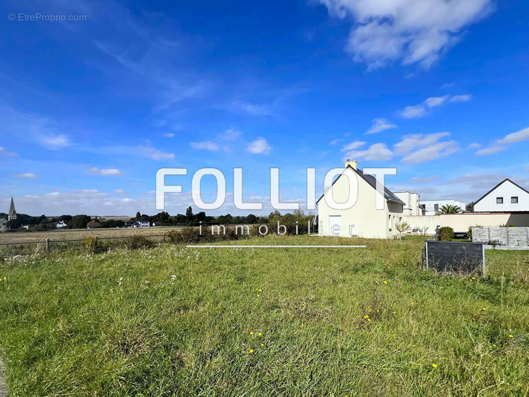 Terrain à FLEURY-SUR-ORNE