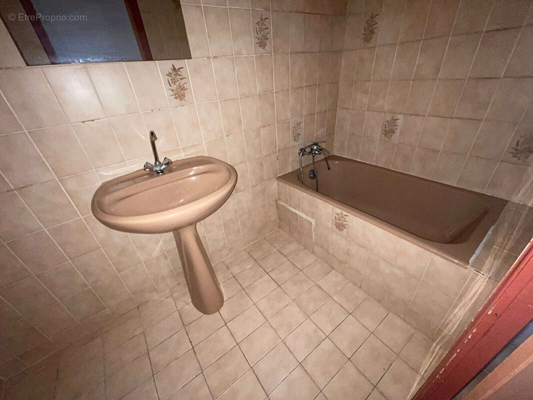 Appartement à CUERS