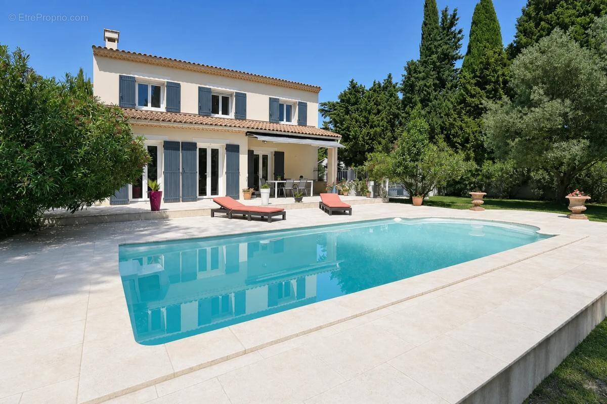 Maison à VEDENE