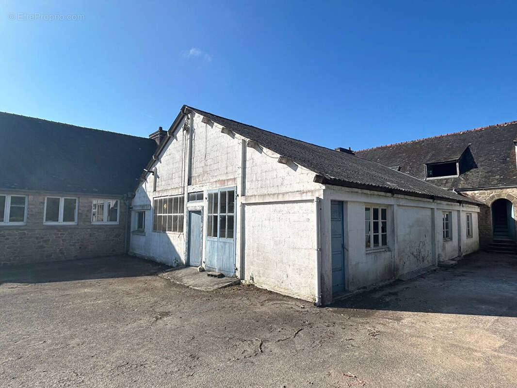 Commerce à ERGUE-GABERIC