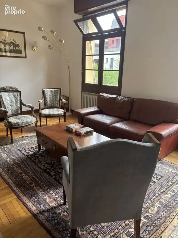 Maison familiale quartier Saint Exupéry  9 pièces ,environ 210 m2 avec terrasse, garage, cave et jardin.. - photo 2