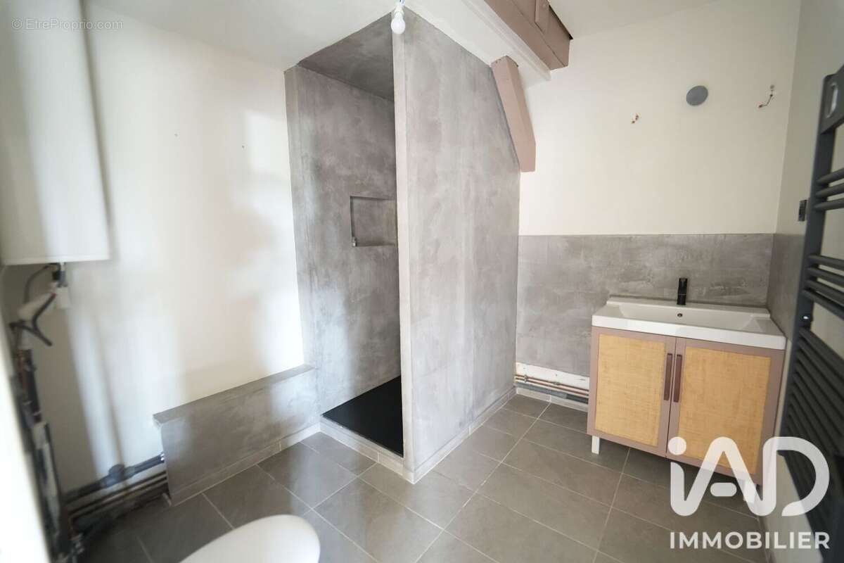 Photo 8 - Appartement à VERT-SAINT-DENIS