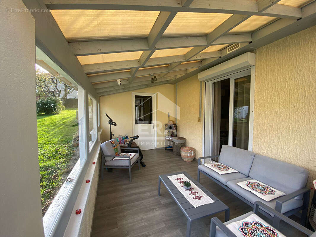 Maison à SAINT-CLAIR-DE-LA-TOUR