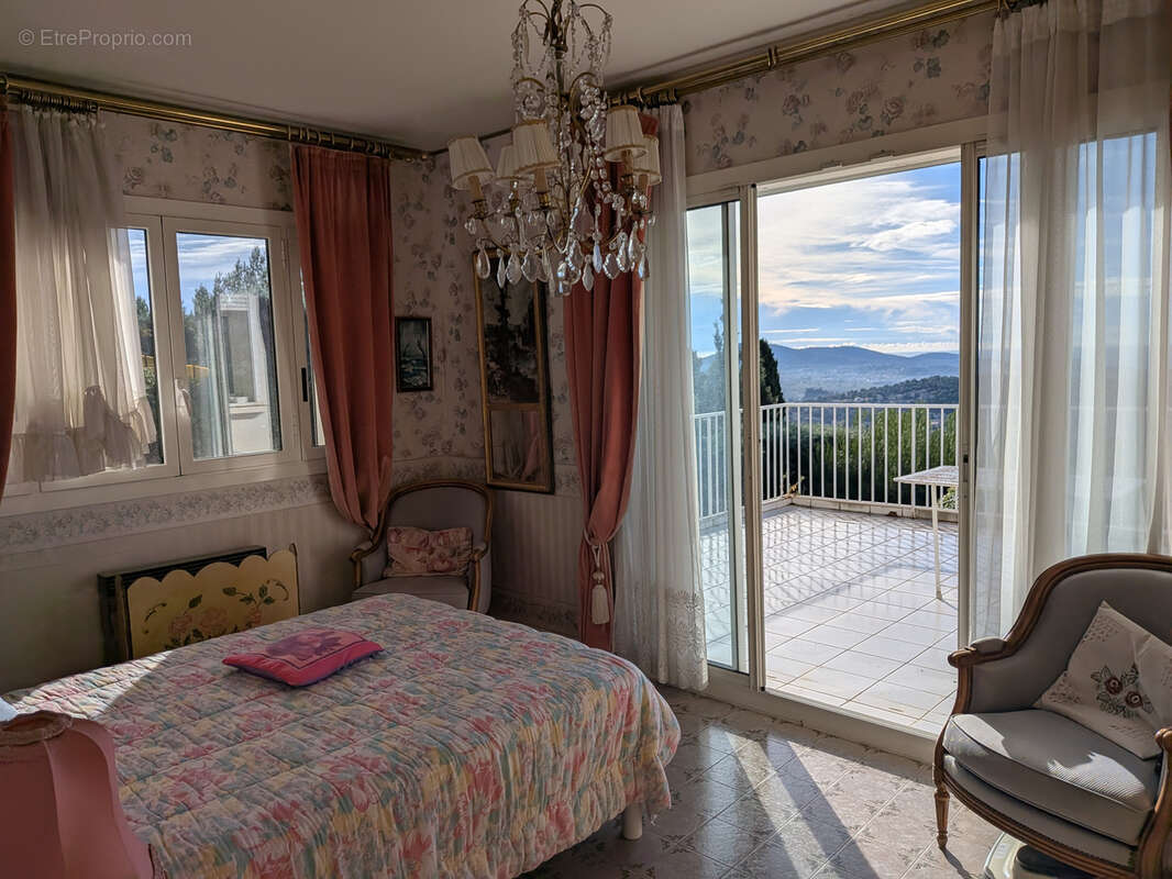 Maison à LA VALETTE-DU-VAR