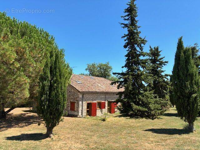 Maison à CASTELNAU-MONTRATIER
