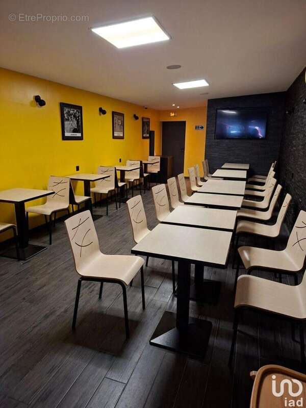 Photo 2 - Commerce à SAINT-AMAND-LES-EAUX