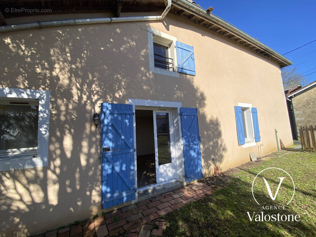 Maison à CASTEL-SARRAZIN