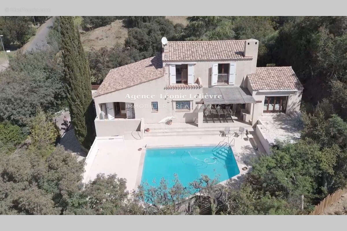 Maison à LES ISSAMBRES
