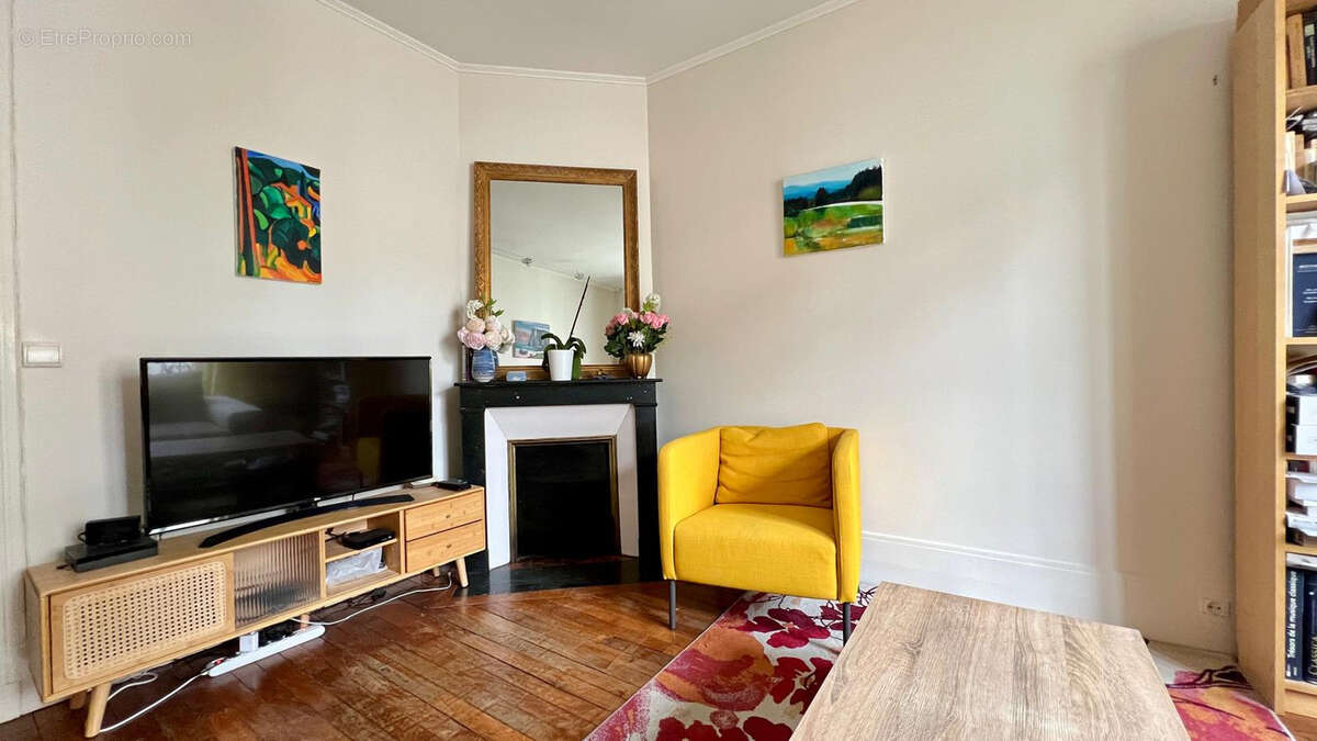 Appartement à NEUILLY-SUR-SEINE