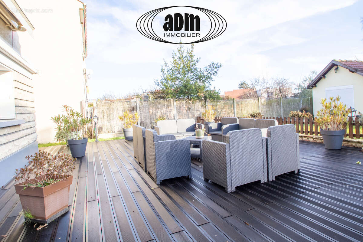 Maison à CHAMPS-SUR-MARNE