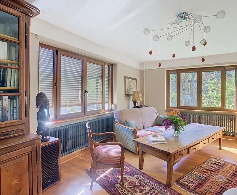 Propriété de caractère de 340 m² sur un terrain arboré de 35,5 ares avec piscine couverte MASEVAUX NIEDERBRUCK - photo 3