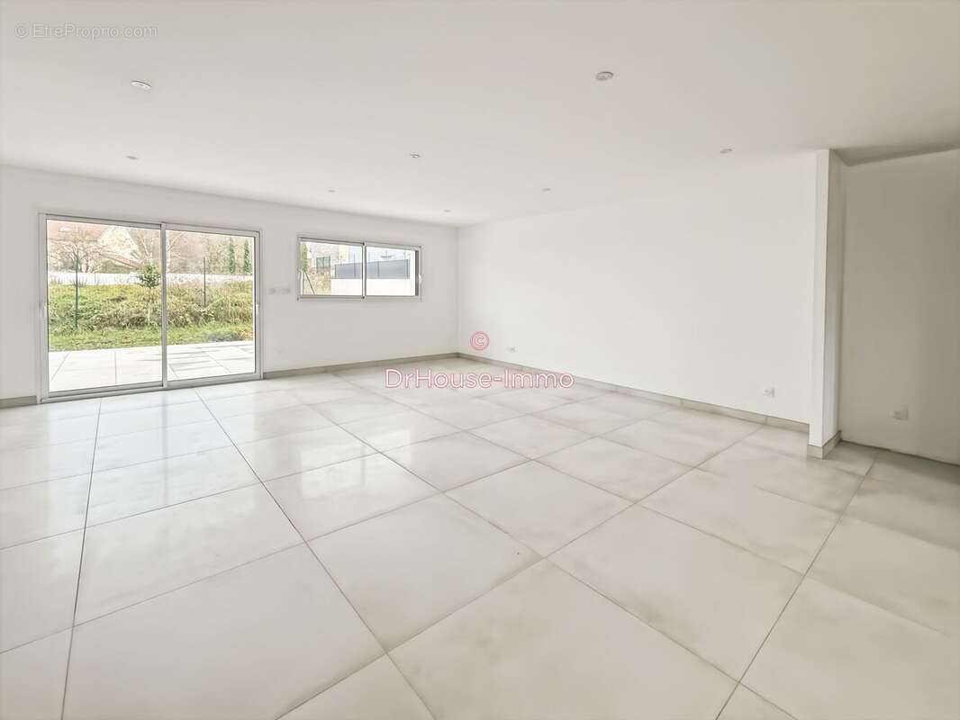 Maison à FLEUREY-SUR-OUCHE