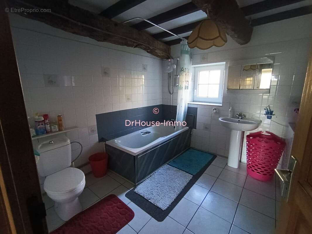 Maison à SAINT-MALO-DES-TROIS-FONTAINES