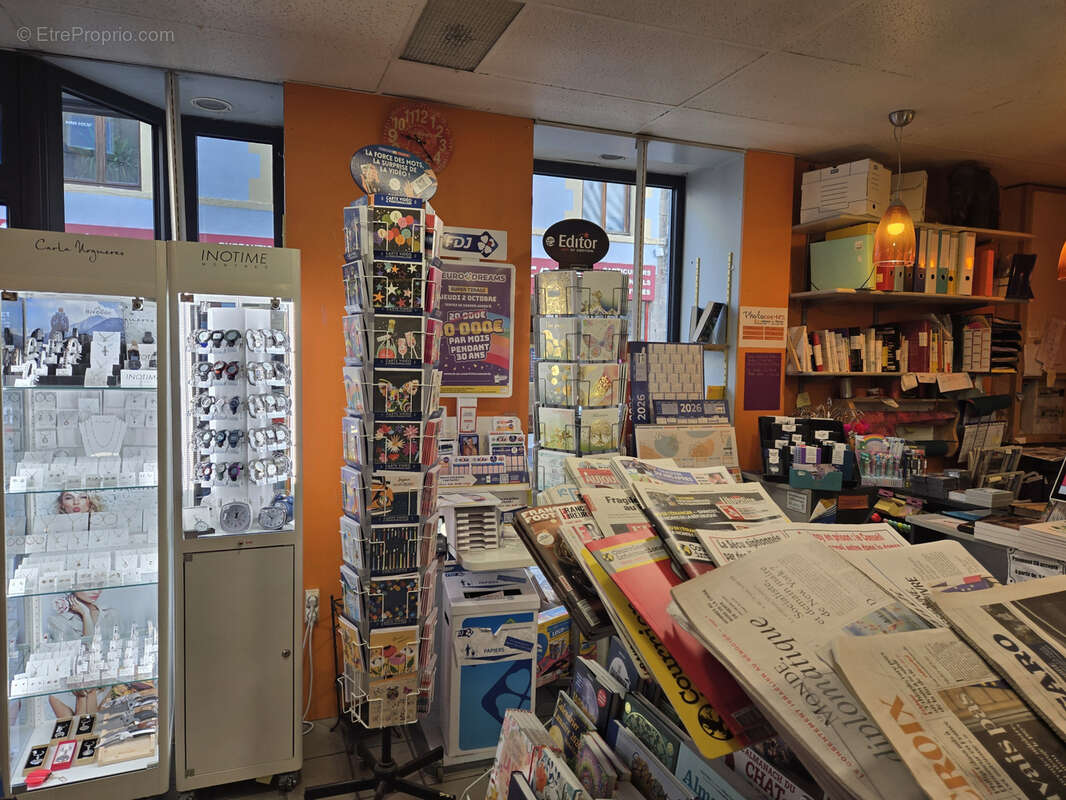 Commerce à CRAPONNE-SUR-ARZON