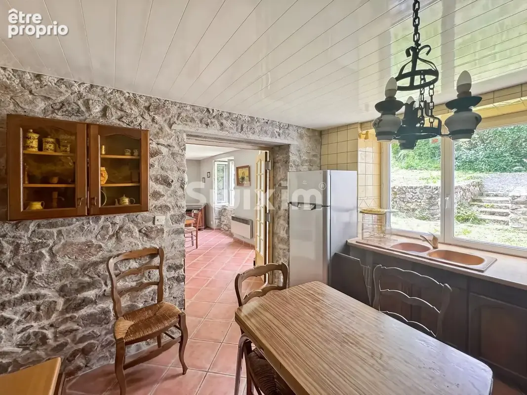Maison de famille en pierre avec gîte, vue dégagée - photo 10