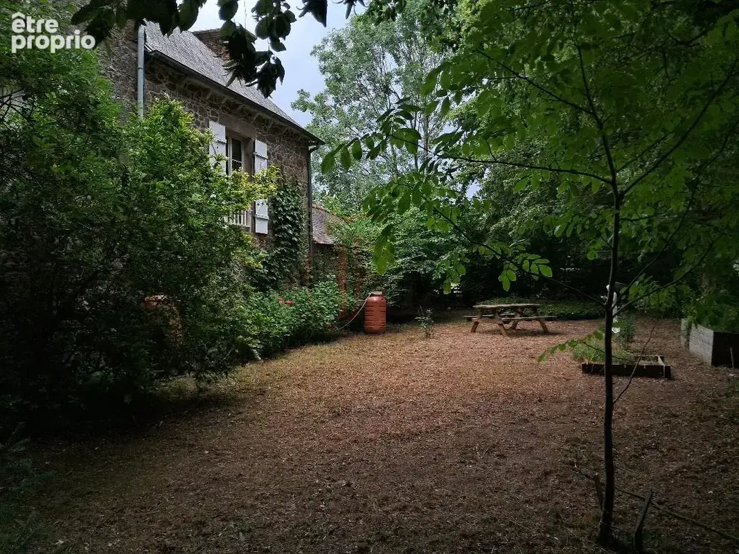 Appartement d'habitation et nombreuses dépendances. - photo 6