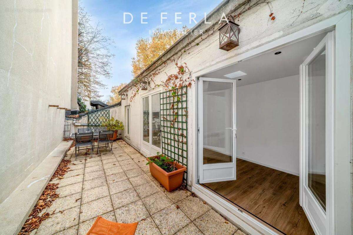 Appartement à PARIS-7E