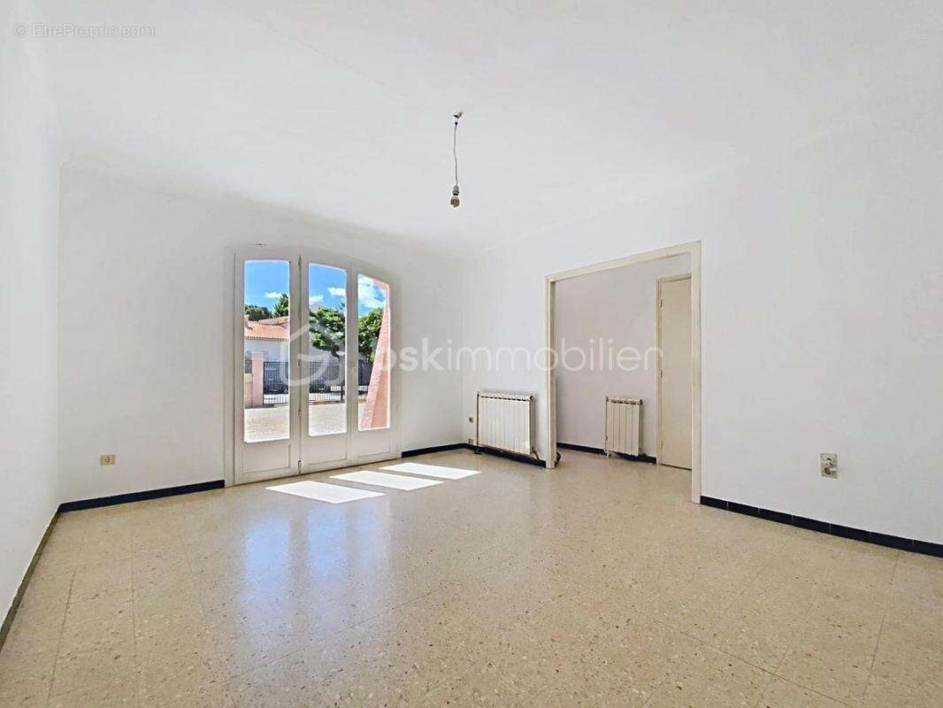 Agde – maison familiale 107 m² – beaux volumes – 3 chambres – fort potentiel - photo 3