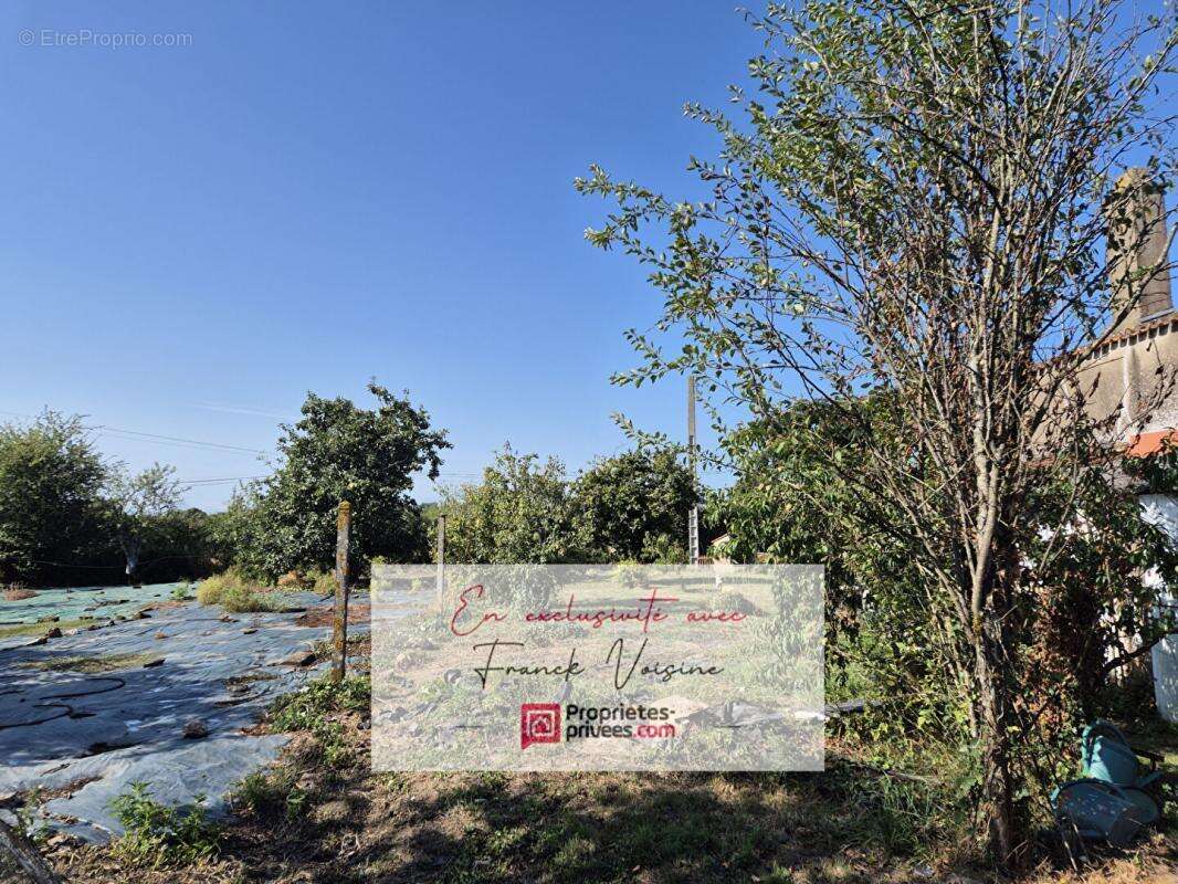 Maison à VENDRENNES