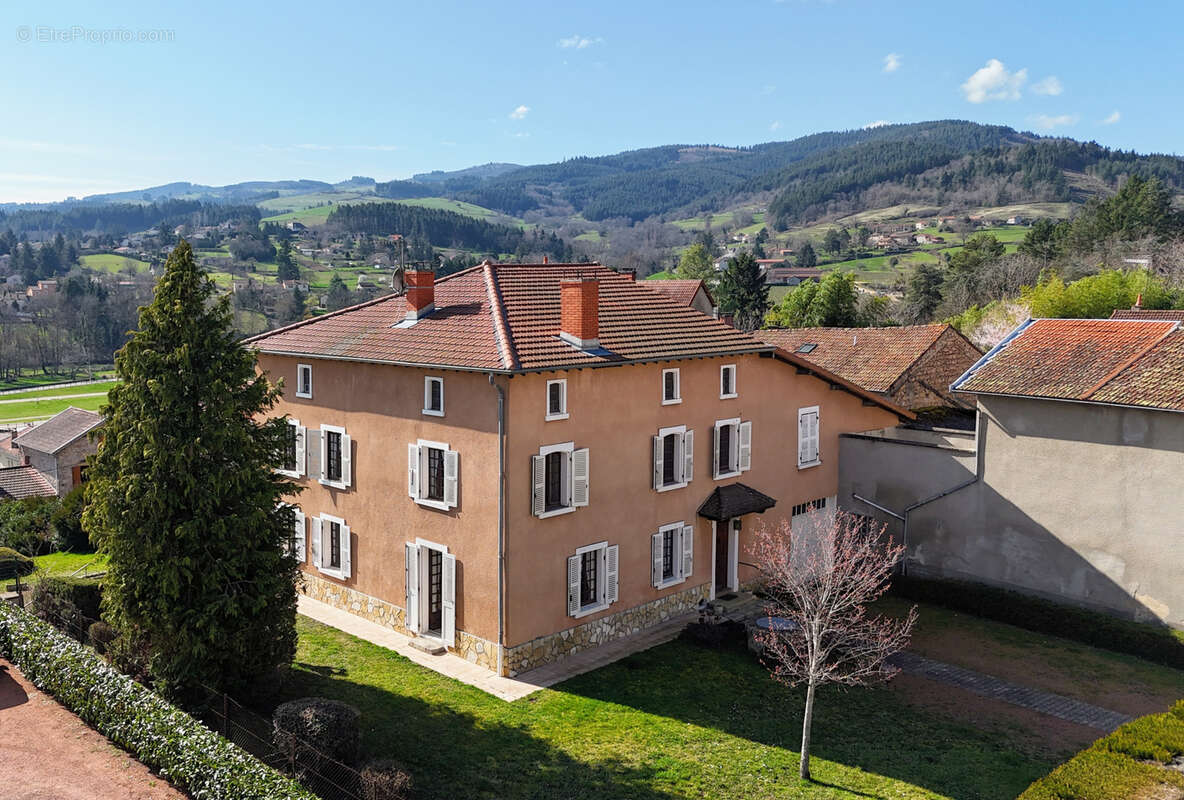 Maison à RENAISON
