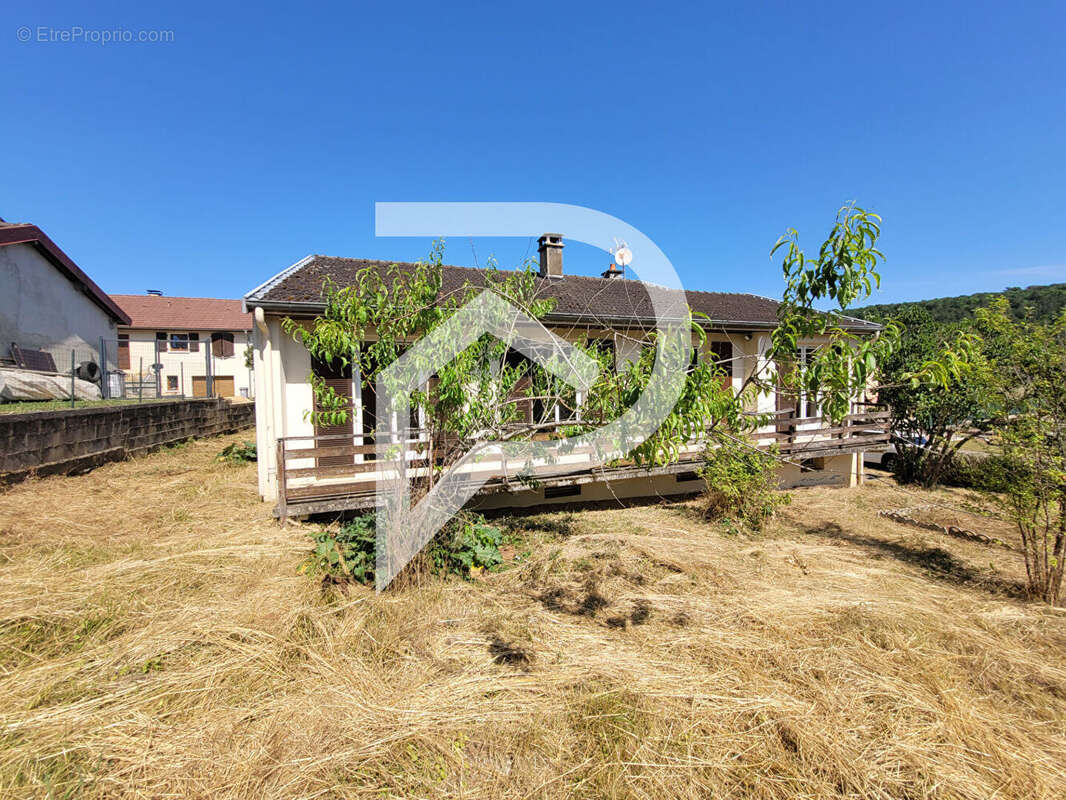 Maison à ROCHES-BETTAINCOURT