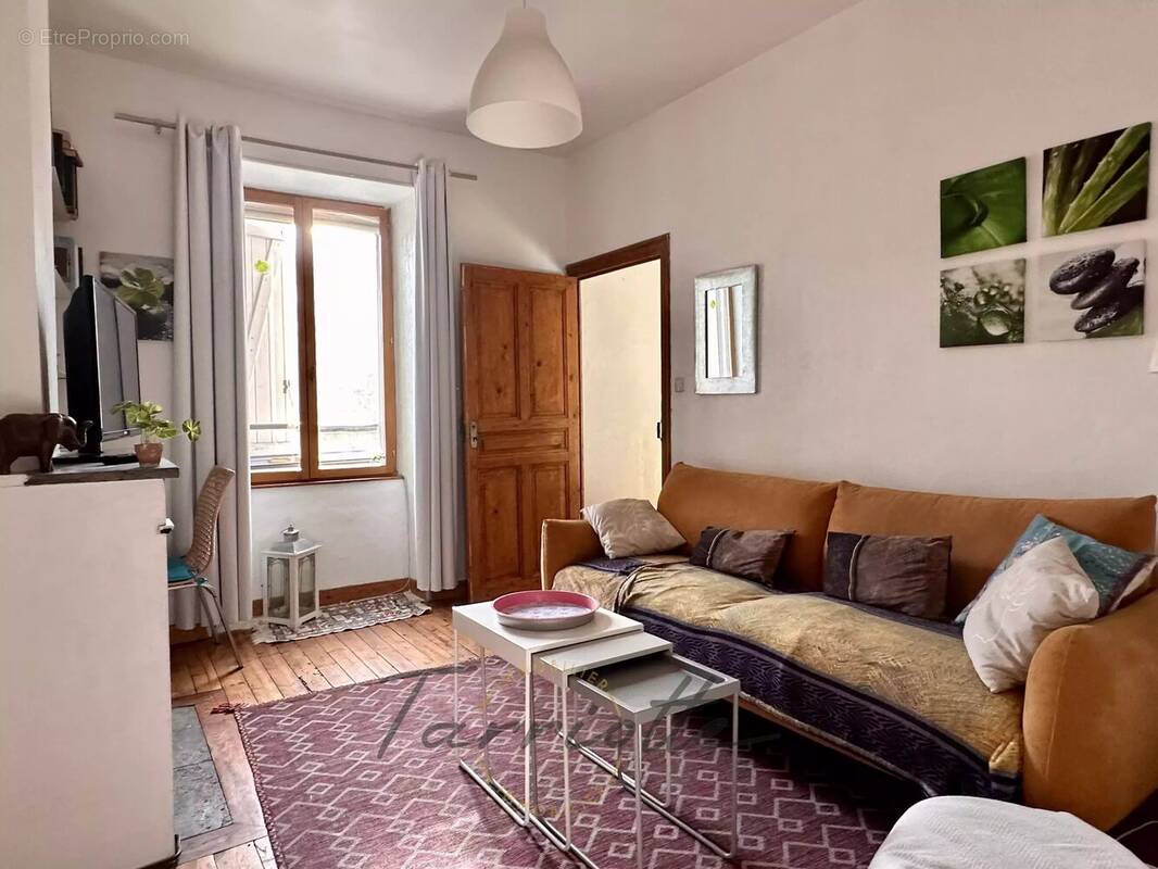 Appartement à SAINT-MARTIN-SUR-LAVEZON