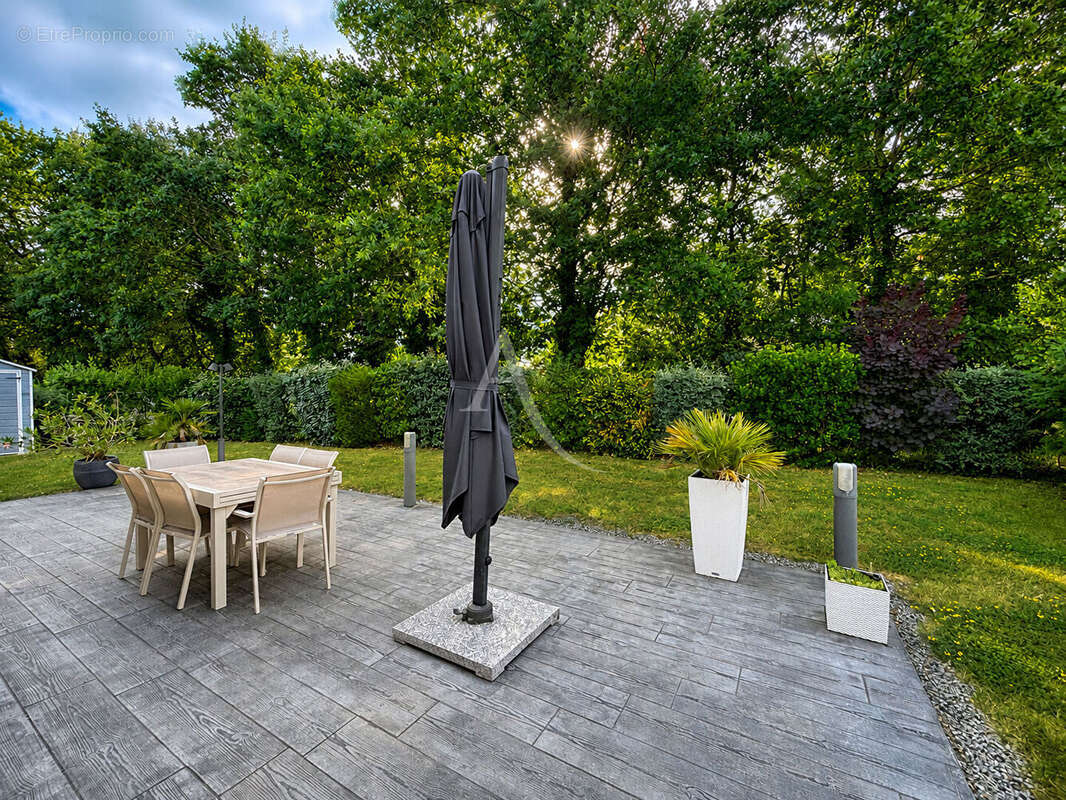 Maison, piscine, garage, 5 chambres de 2011 - photo 3