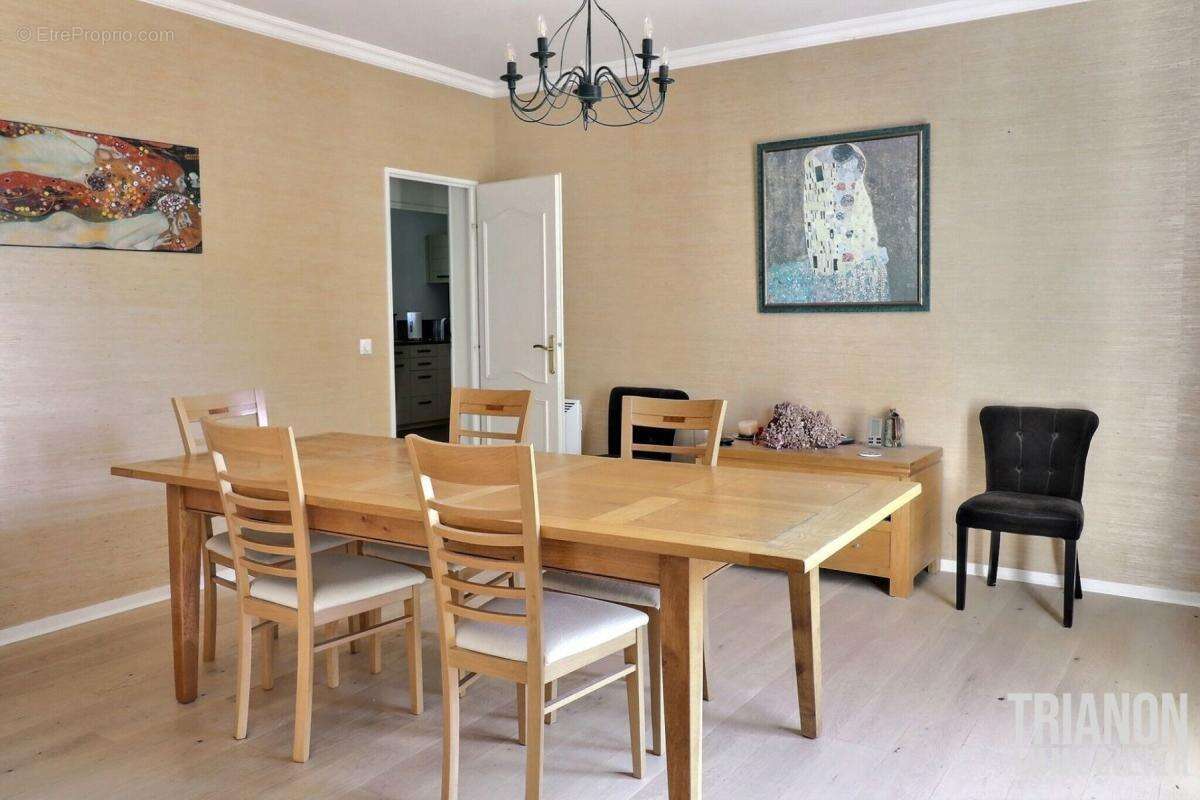 Maison à SAINT-NOM-LA-BRETECHE