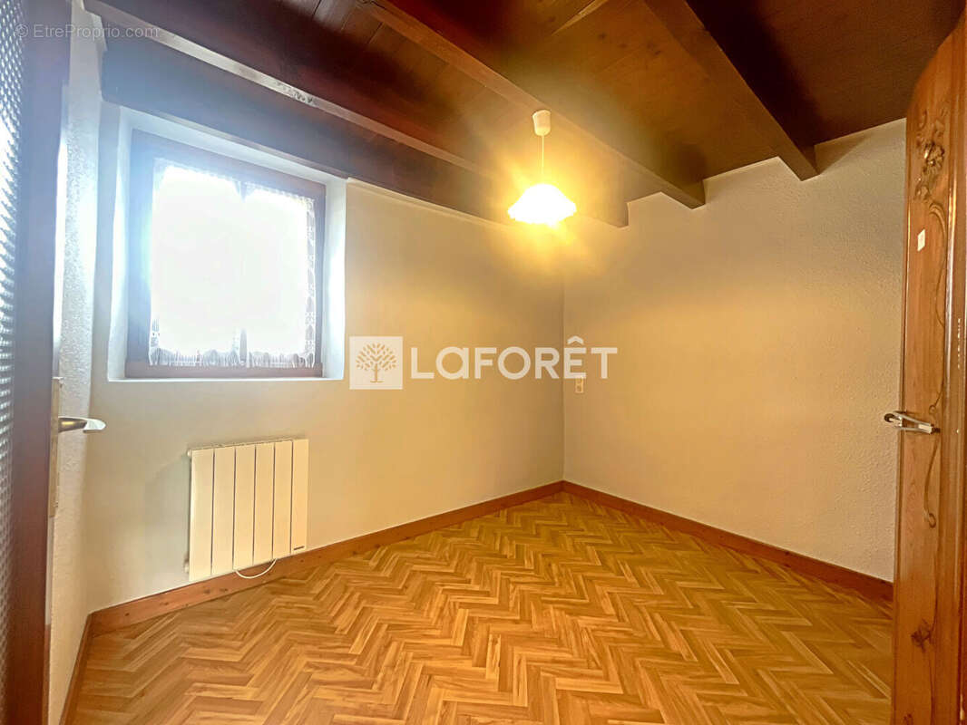 Maison à DOMMARTIN-LES-CUISEAUX