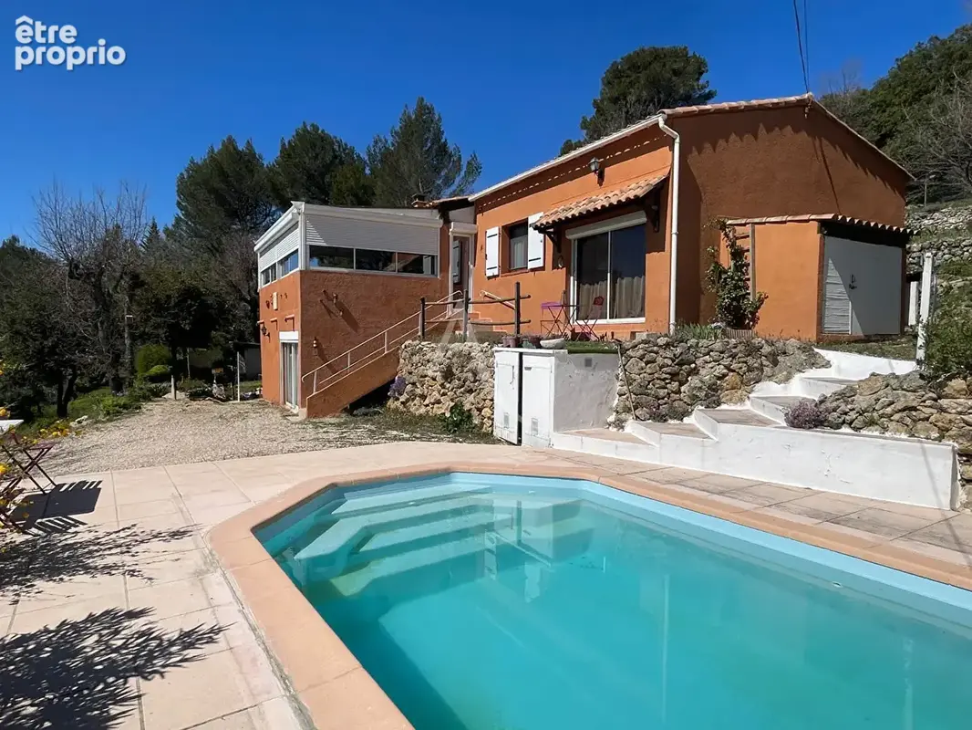 Maison à VARAGES